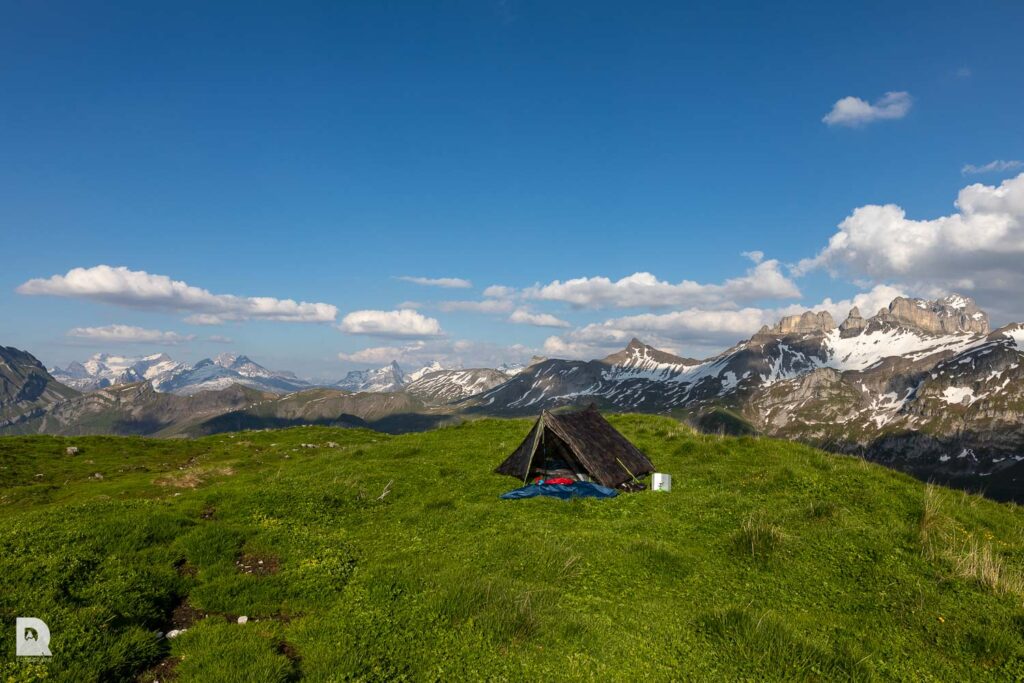 Abendstimmung auf dem Hinter Chinzerberg. Wolkenstimmmung über den Urneralpen
